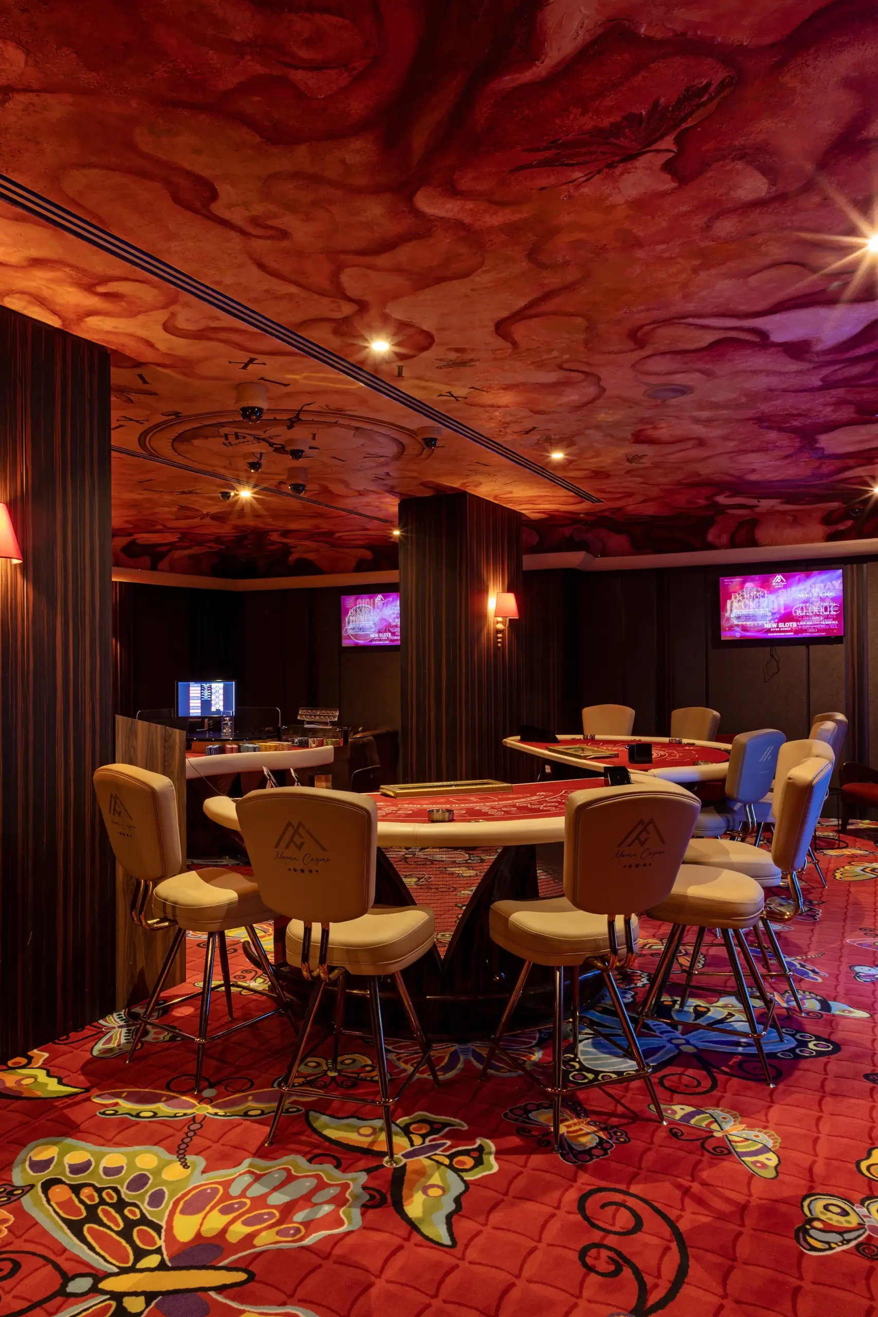 Ultimate Texas Hold'em Poker Table